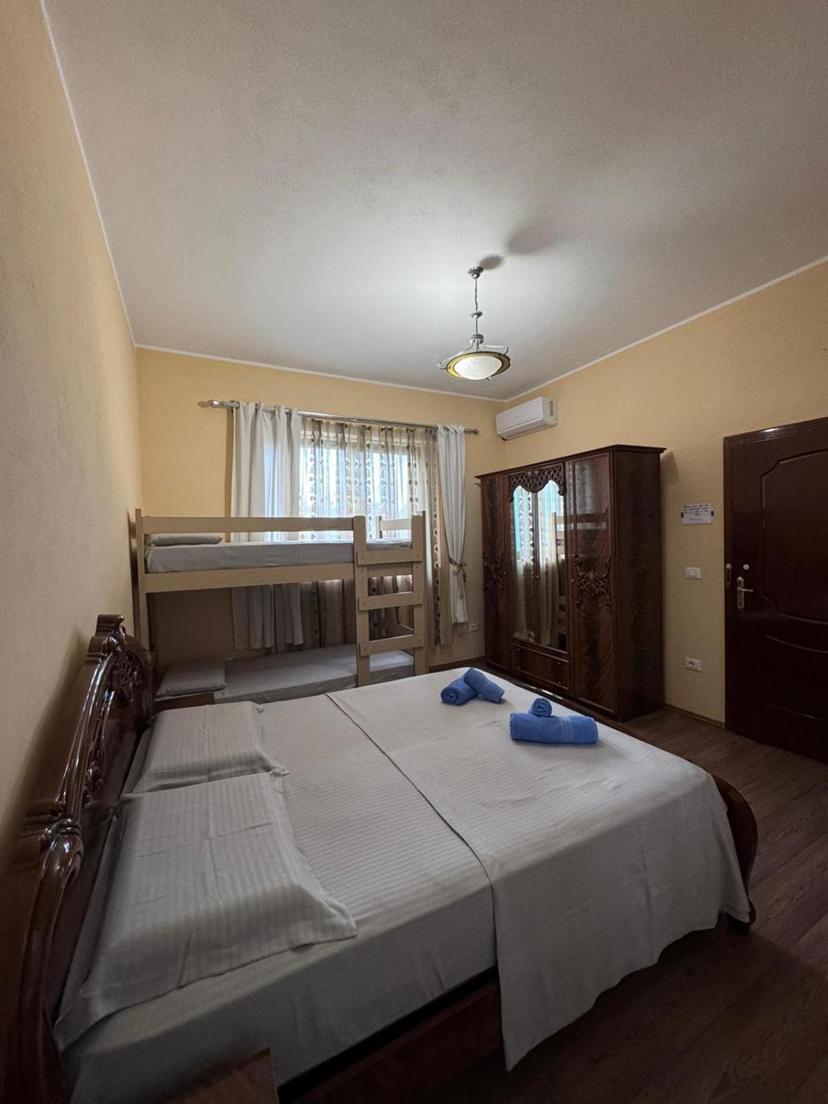 Blissful Hostel Shkodër Eksteriør billede