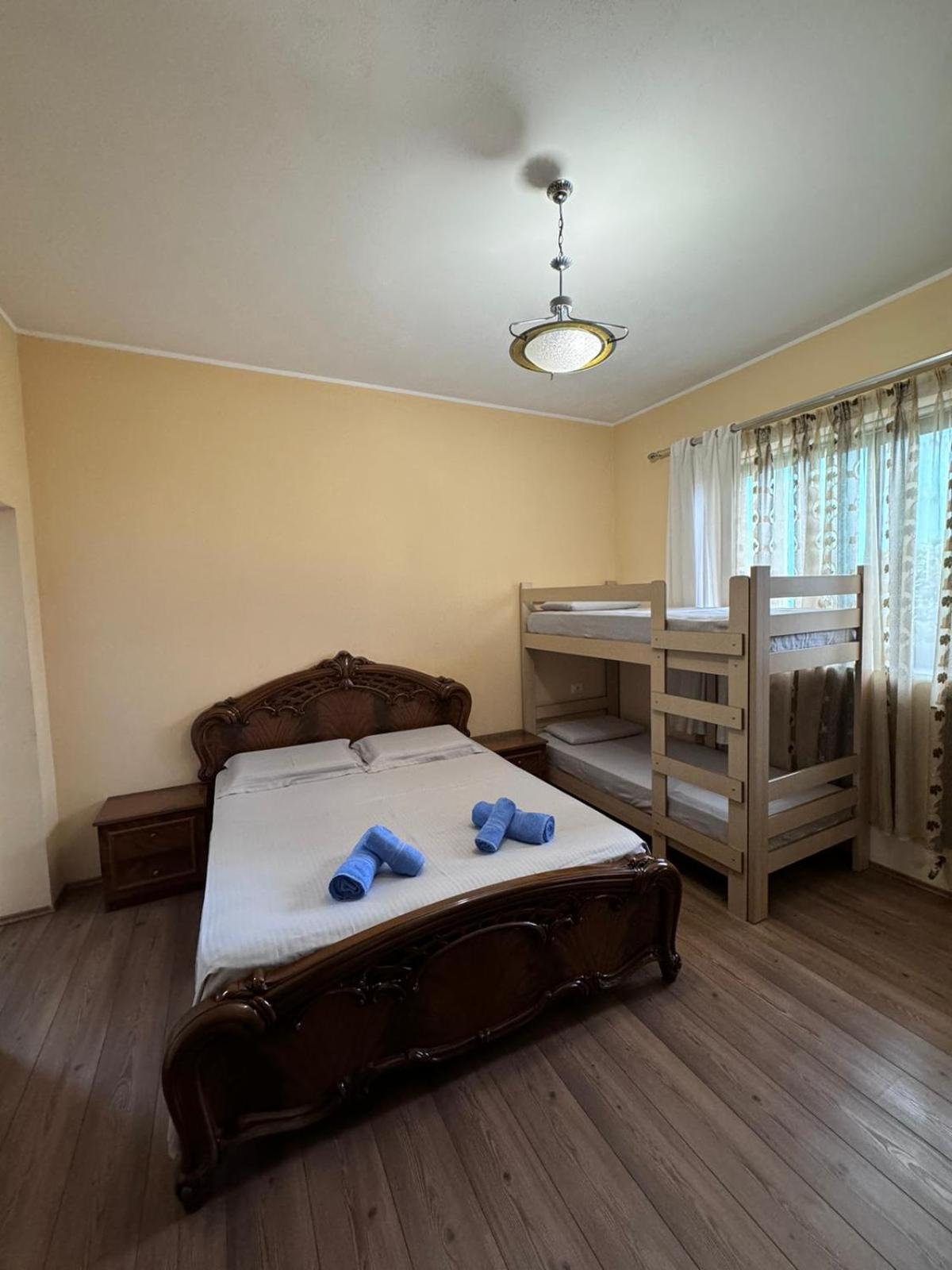 Blissful Hostel Shkodër Eksteriør billede