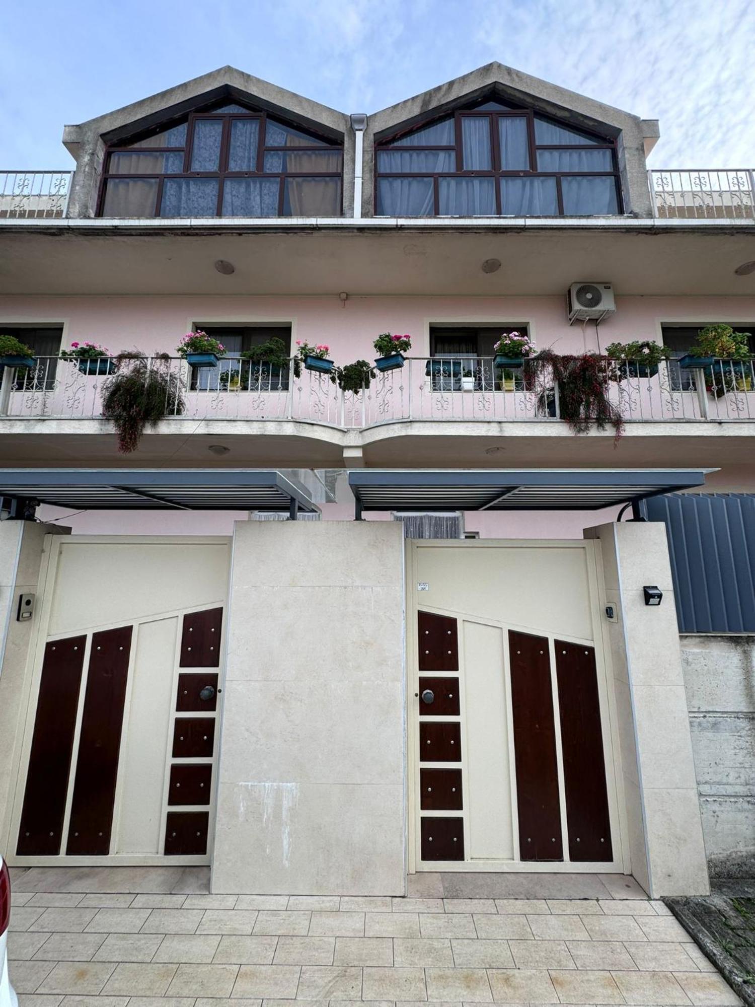 Blissful Hostel Shkodër Eksteriør billede