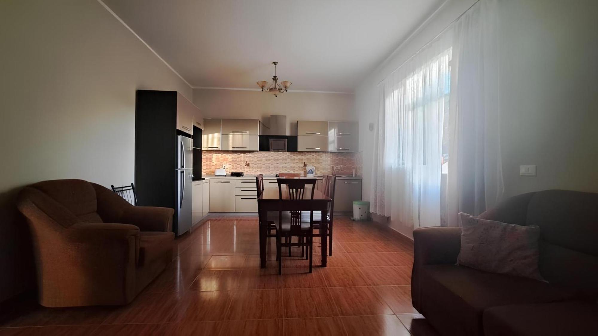 Blissful Hostel Shkodër Eksteriør billede